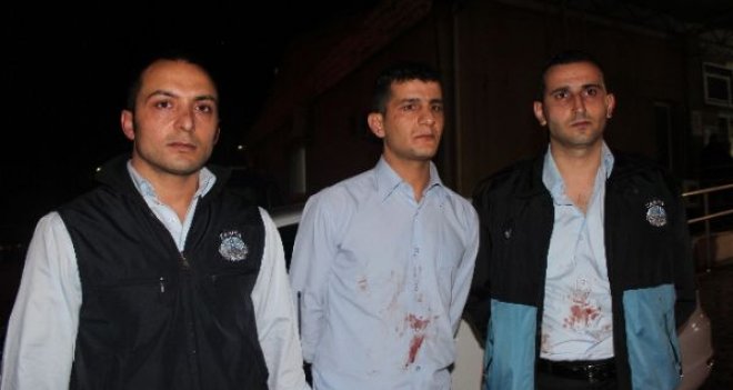 Karşıyaka'da zabıtaları bıçaklayan kişi tutuklandı...