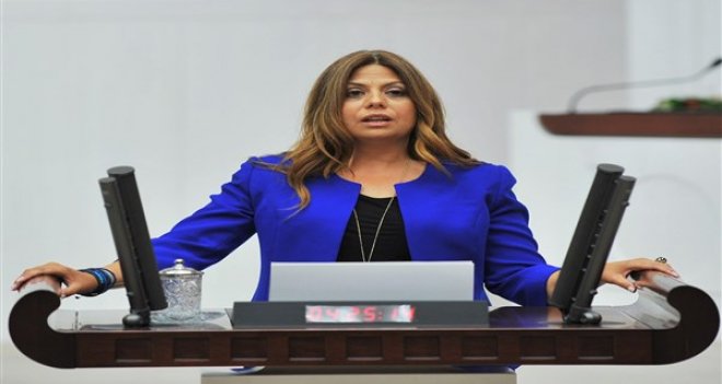 Zeynep Altıok: ''İzmir’i Milli Eğitim’le rehabilite etmek istiyorlar''