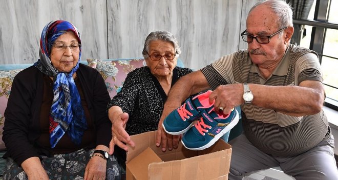 Zübeyde Hanım Huzurevi sakinleri ve çalışanlarından yardım eli