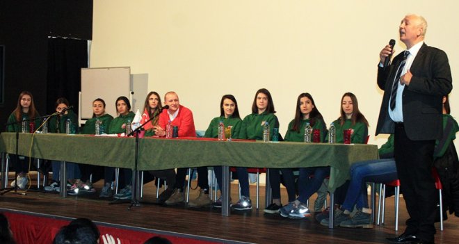 Zübeyde Hanımın Kızları 21.Yüzyıl Karşıyaka Koleji’ni ziyaret etti. 