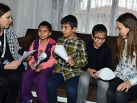  Üçüz kardeşlere ''ikiz abla'' sürprizi 