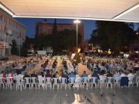 149 yıllık Merhamet Çınarı'nın altında iftar yapıldı