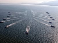 15 yolcu gemisinden Körfez'de gövde gösterisi