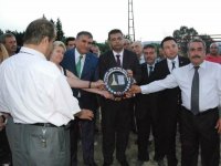 2014 YILININ ALTIN ADAMI VE KURULUŞU ÖDÜLÜNÜ ALDI