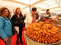 55 farklı ilden 2 bin 500 yöresel ürün Karşıyaka'da