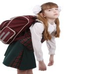 Ağır okul çantası omurgayı bozuyor