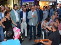 Ak Parti Karşıyaka'da gönül sofrası kurdu, iftar verdi... 