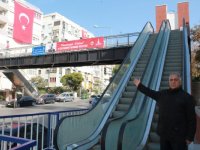 Ak Partili Doğan: Üst geçit var, neden merdiven yürümüyor?