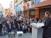 AK Partili Hotar, teşekkür için Karşıyaka'daydı