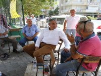 Akpınar, pazar gezmesinde Fikri Altay Mahallesi'ndeydi...