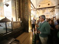 Akpınar, Ramazan'ı Mevlana'nın huzurunda karşıladı