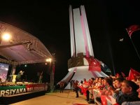 Anıt, Selda Bağcan konseri ile açıldı...