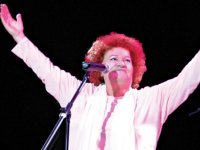 Anıt'ta ilk etkinlik Selda Bağcan konseri