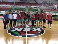 Annesiyle gelene bir bilet hediye