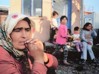 “Arafta Kadınlar” sergisi İzmir Üniversitesi’nde