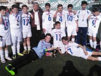 Atakent Ortaokulu futbolda Türkiye Finallerine kaldı...