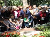 Ata’nın çiçekleri Ana’nın koynundan