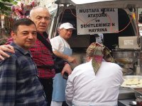 Atatürk ve şehitler için lokma döktürdüler