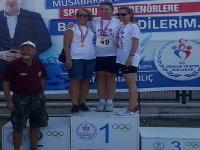 Ayça Öğretmen çekiçte rekor kırdı