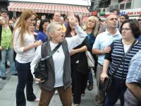 Bakan Çavuşoğlu'na Karşıyaka'da protesto