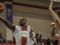 Banvit'i farklı yenen Pınar Karşıyaka lider çıktı...