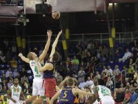 Pınar Karşıyaka, Barcelona'da farklı kaybetti