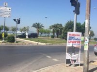 Başbakanın posterlerini yırttığı iddiasıyla emekli albay gözaltına alındı