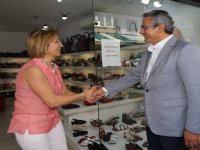 Başkan Akpınar çalışanları ve esnafla bayramlaştı