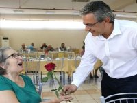 Başkan Akpınar Huzurevi'ni ziyaret etti