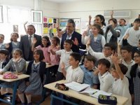 Başkan Akpınar, minik öğrencilerin dersine girdi...