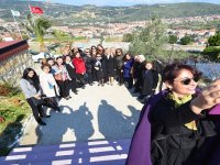 Başkan eşleri Foça'da stres attı...