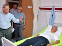 Başkan Kocaoğlu yangında yaralanan yaşlıları ziyaret etti