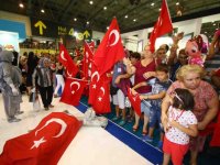 Bayraklı standında ''zafer'' coşkusu