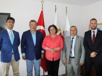 BBP adayları İzmir Gazeteciler Cemiyeti'ni ziyaret etti