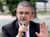 Belediye Başkanı Akpınar'ın odasında 