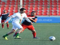 Belediye çalışanları bu kez sahada ter döktü