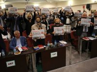 Belediye Meclisinde protesto...