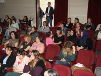 ''Bilinçli Anne Mutlu Çocuk Okulu'' Karşıyakalı annelere umut veriyor