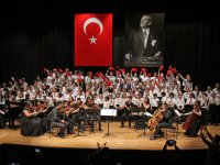 Bin kişi aynı anda ''Andımız'' okudu...