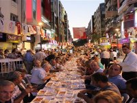 Karşıyakalılar iftarda buluştu
