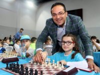 Bornova Belediyesi satrançda da iddialı bireyler yetiştiriyor