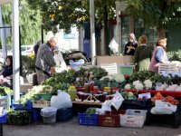 Bostanlı'da köylü pazarı kuruldu...