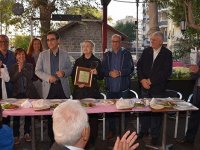 Borat'a ödülünü Kaymakam Yücel teslim etti...