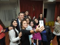 Buca Belediyesi’nden Karne Hediyesi