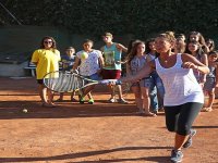 Bucalı çocuklara ünlü oyuncudan sürpriz ziyaret