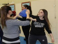 Bucalı kadınlar ‘kick boks’la kendilerini koruyacak