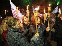 Bucalı kadınlar Özgecan için yürüdü