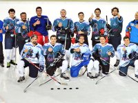 Büyükşehir, buz hokeyindeki rakiplerini de yetiştiriyor!
