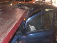 Kaza yapan tırlara arkadan çarptı, yaralandı...