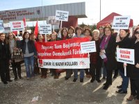 CHP İzmir Kadın Kolları umut nöbeti tuttu